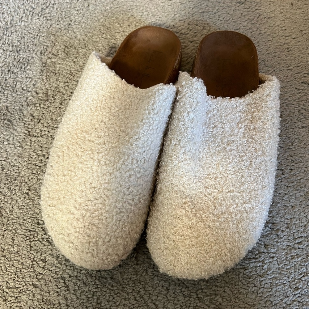 Clogs